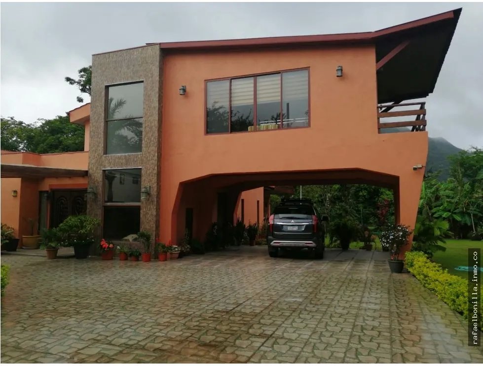 SE VENDE CASA EN EL VALLE DE ANTON