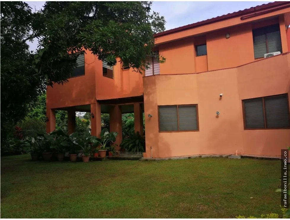 SE VENDE CASA EN EL VALLE DE ANTON