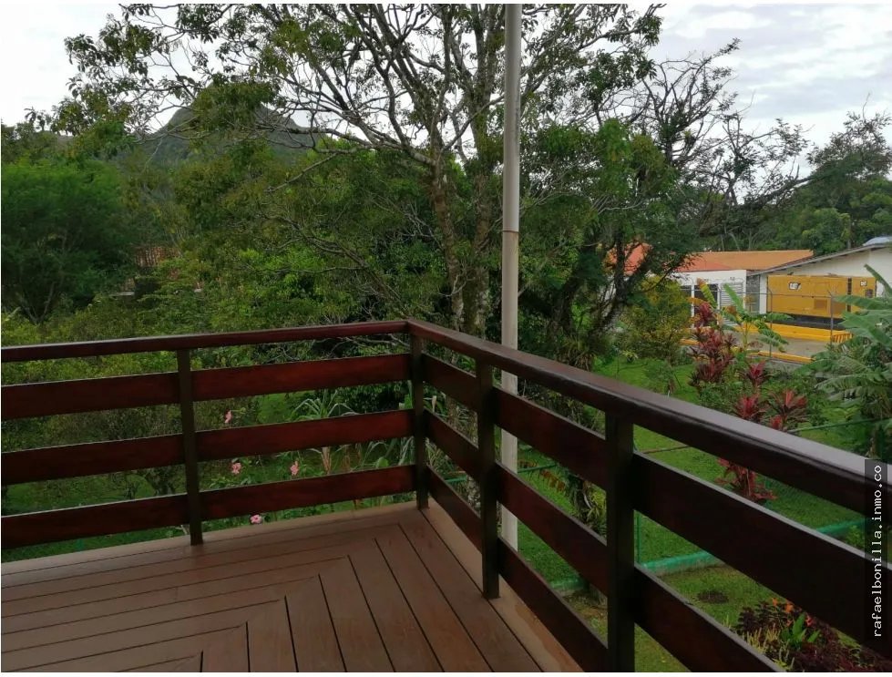 SE VENDE CASA EN EL VALLE DE ANTON