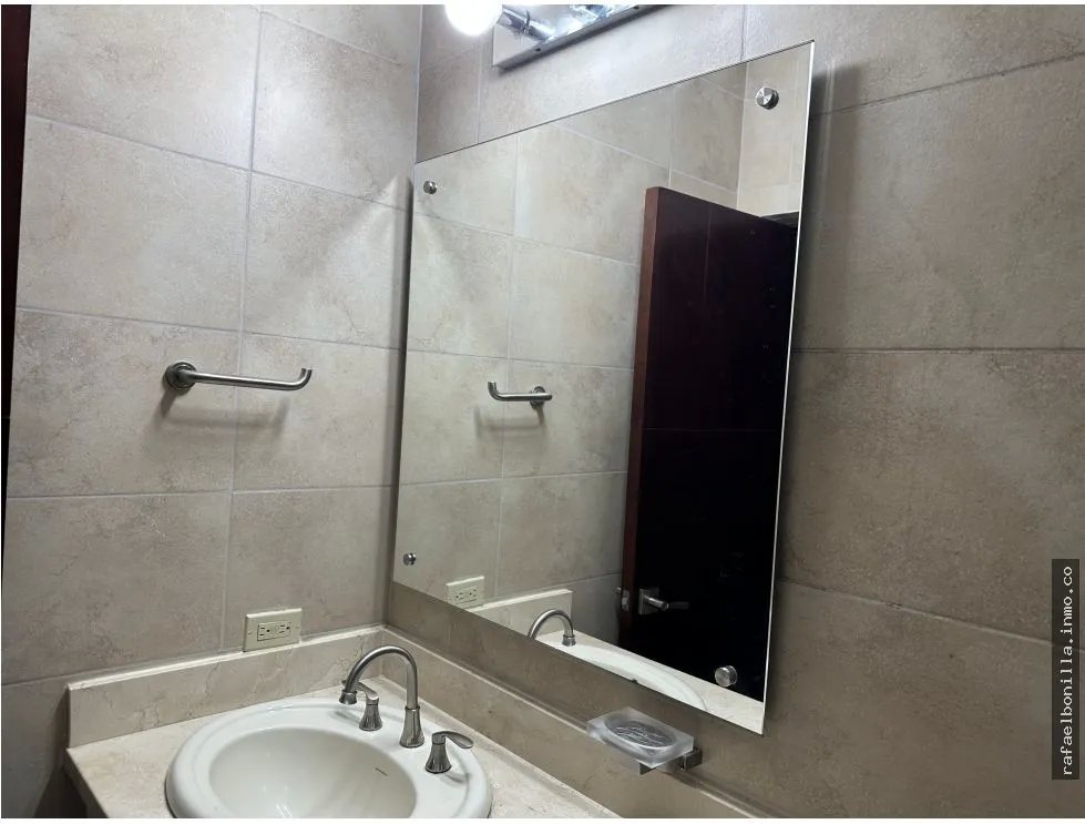 APARTMENT FOR RENT IN EMBASSY CLUB