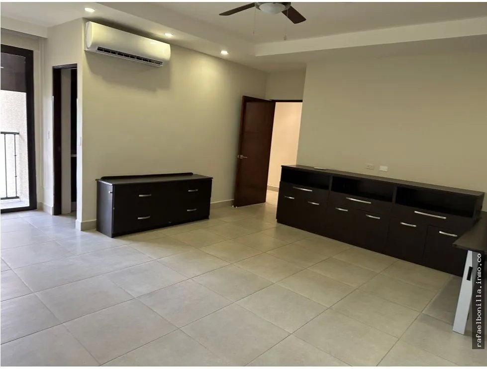 APARTMENT FOR RENT IN EMBASSY CLUB