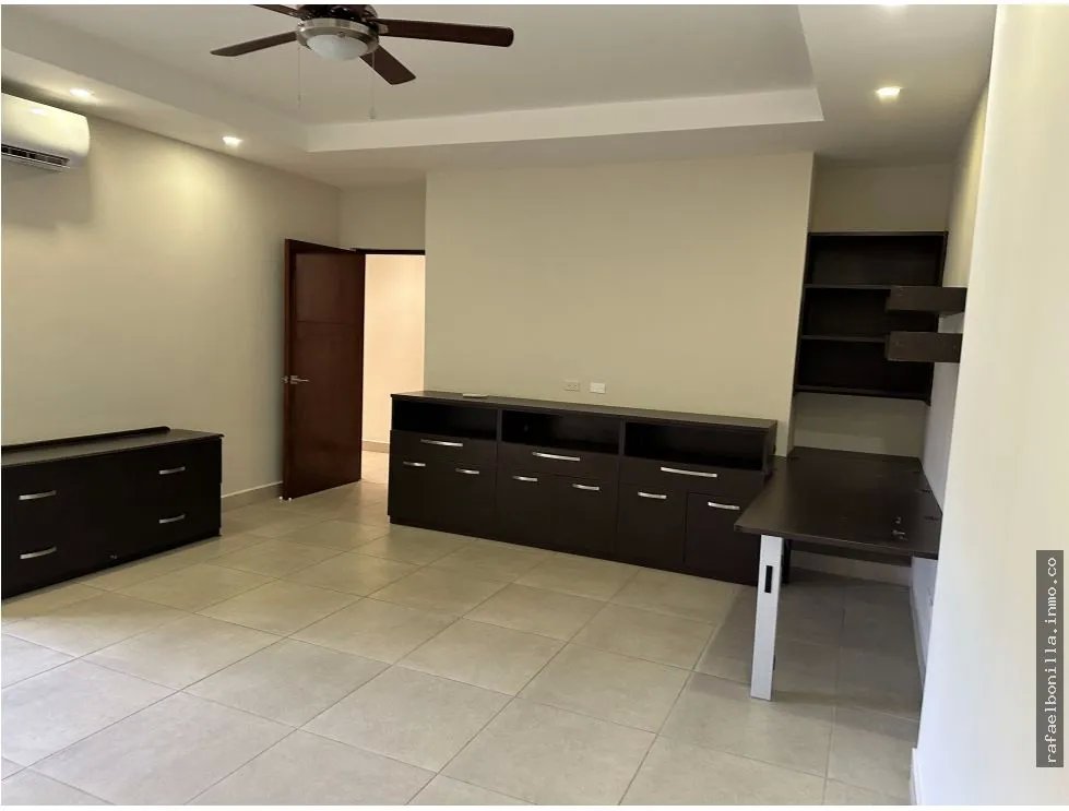 APARTMENT FOR RENT IN EMBASSY CLUB