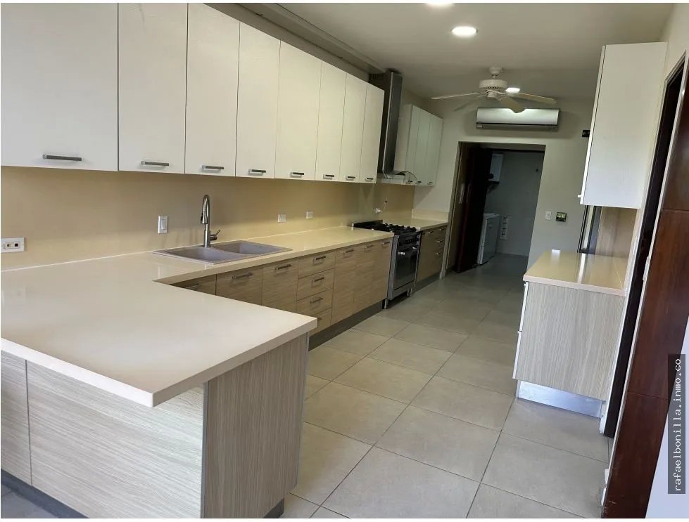 APARTMENT FOR RENT IN EMBASSY CLUB