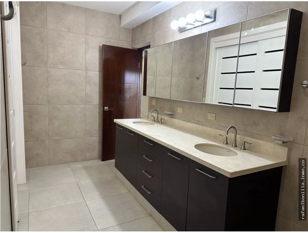 APARTMENT FOR RENT IN EMBASSY CLUB