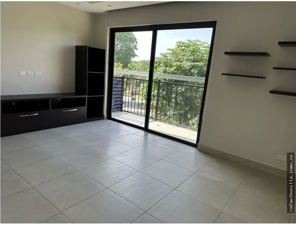 APARTMENT FOR RENT IN EMBASSY CLUB