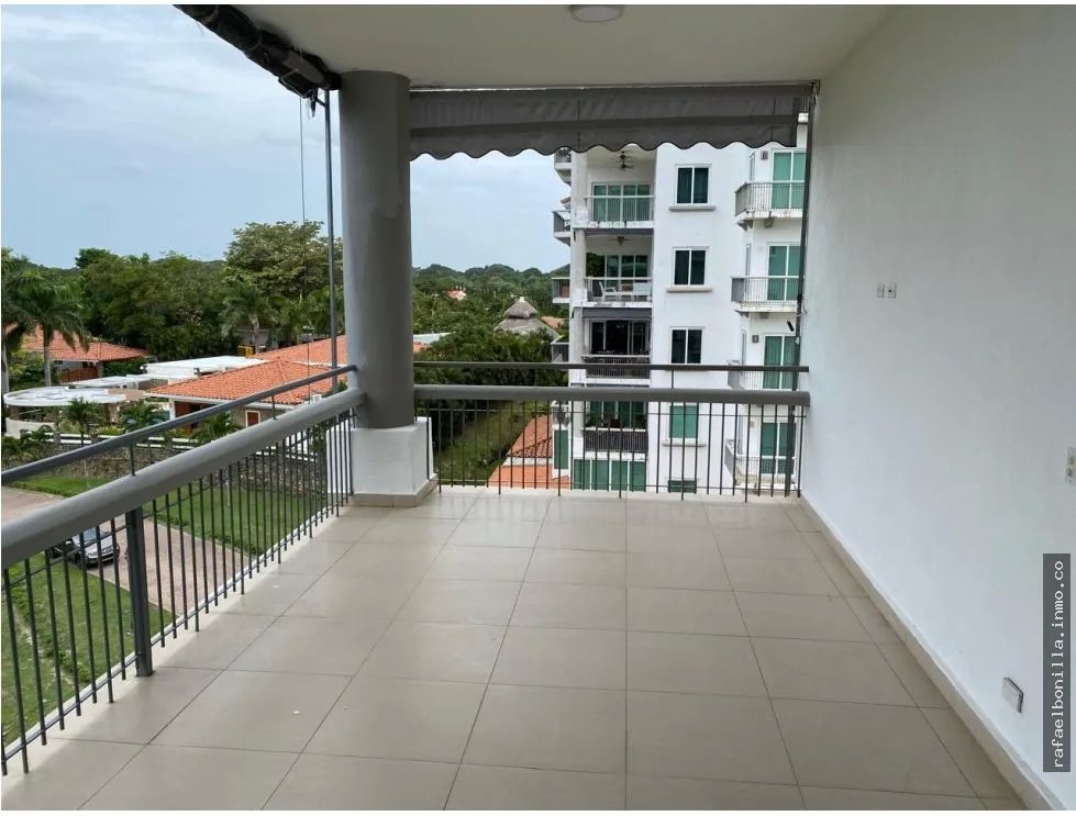SE VENDE APARTAMENTO EN PUNTA BARCO