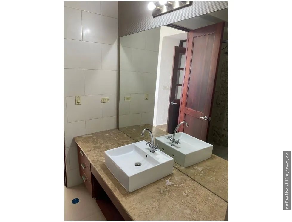 SE VENDE APARTAMENTO EN PUNTA BARCO