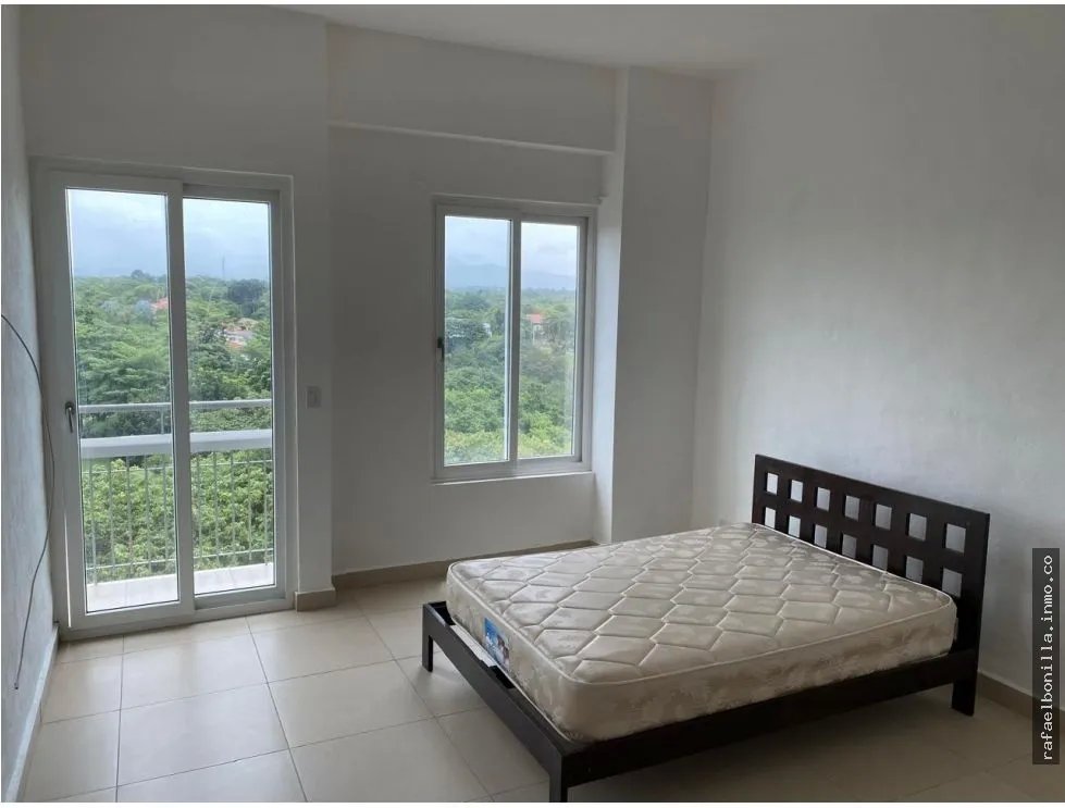 SE VENDE APARTAMENTO EN PUNTA BARCO