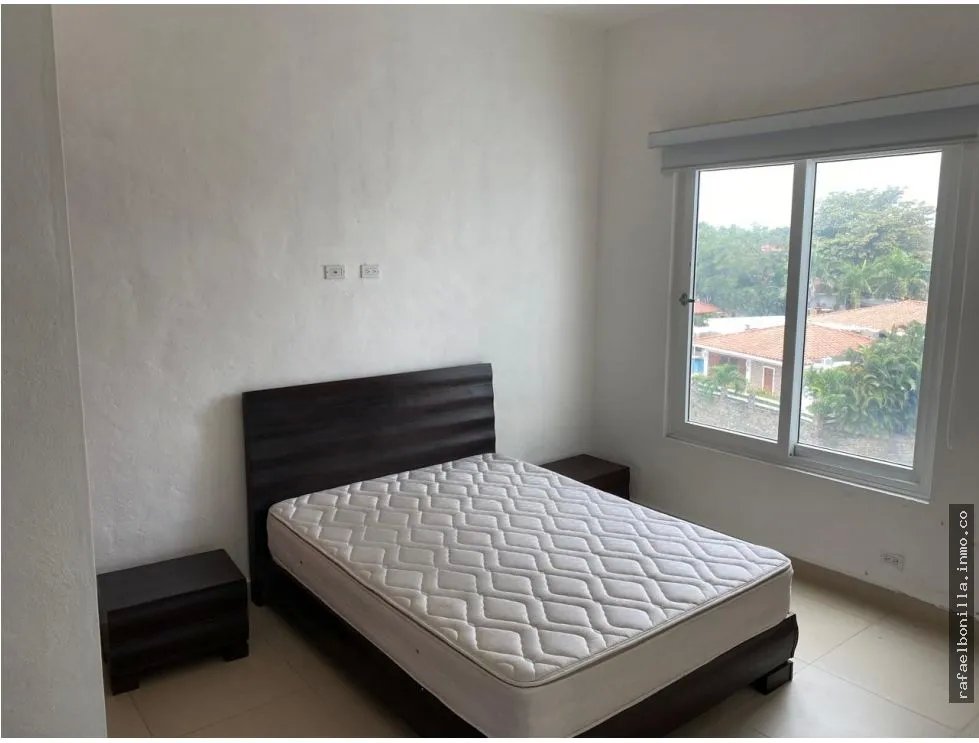 SE VENDE APARTAMENTO EN PUNTA BARCO