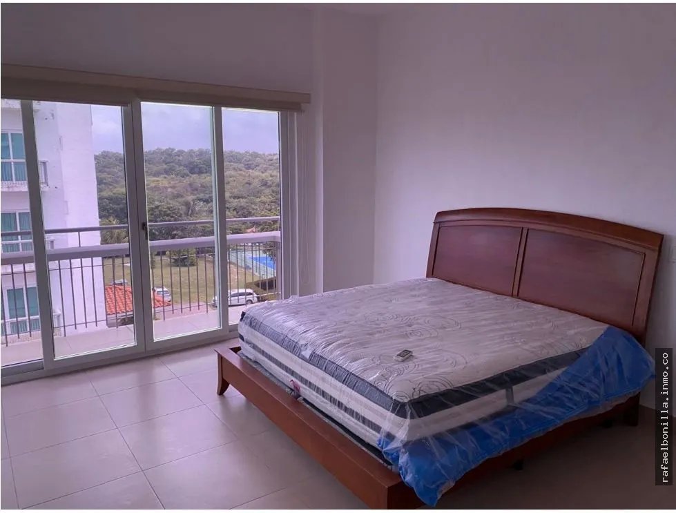 SE VENDE APARTAMENTO EN PUNTA BARCO