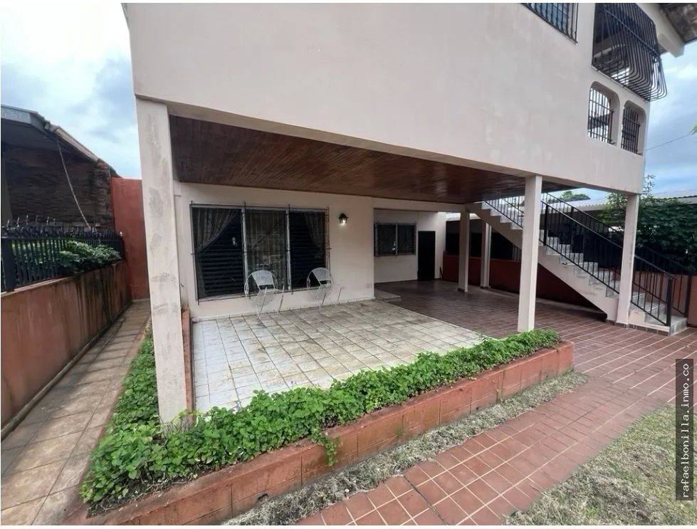 SE VENDEN DOS CASAS EN BETANIA