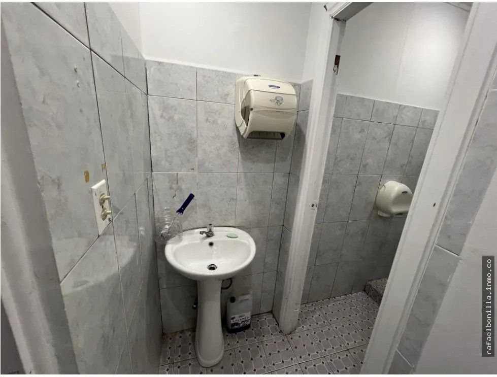 SE VENDE OFICINA EN AVE. FEDERICO BOYD