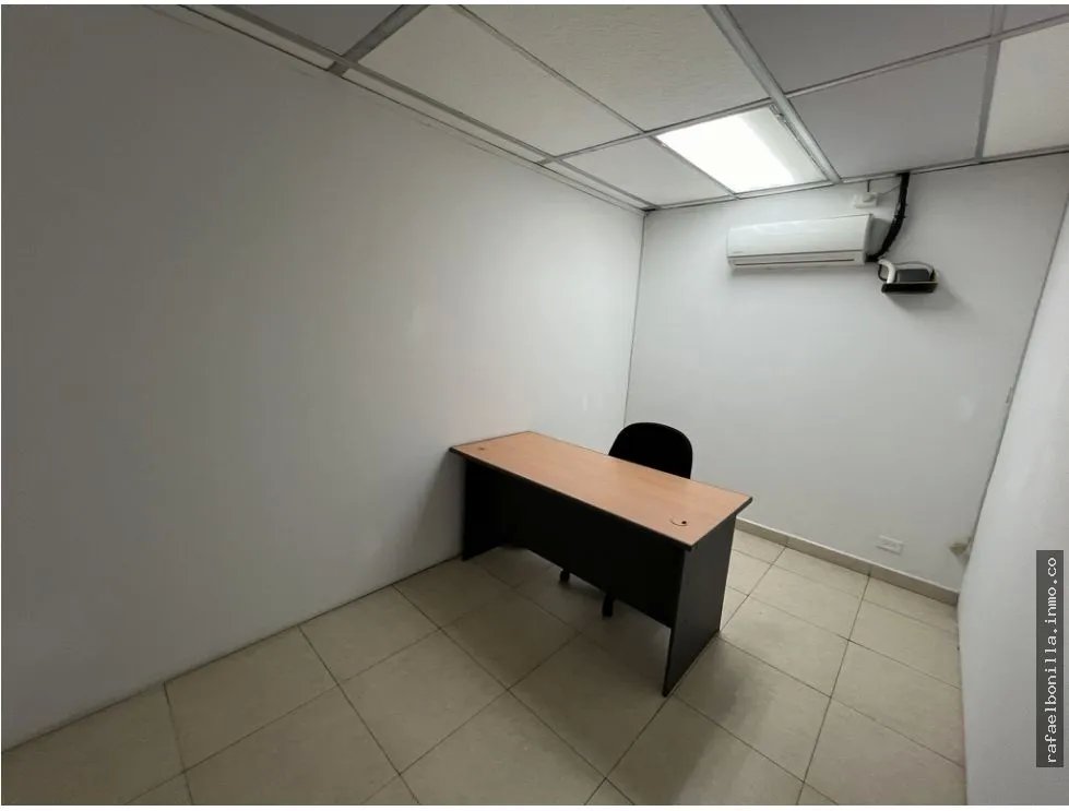 SE VENDE OFICINA EN AVE. FEDERICO BOYD