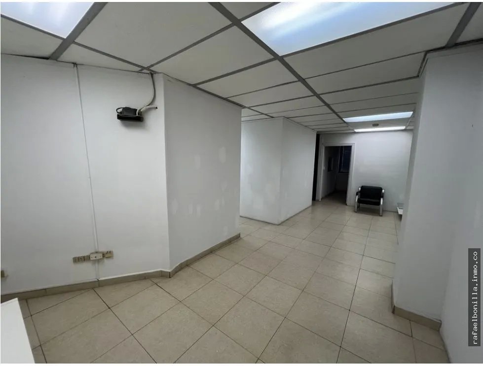 SE VENDE OFICINA EN AVE. FEDERICO BOYD