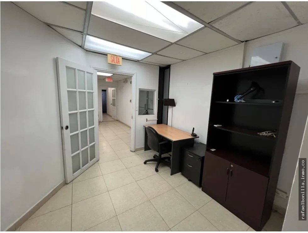 SE VENDE OFICINA EN AVE. FEDERICO BOYD