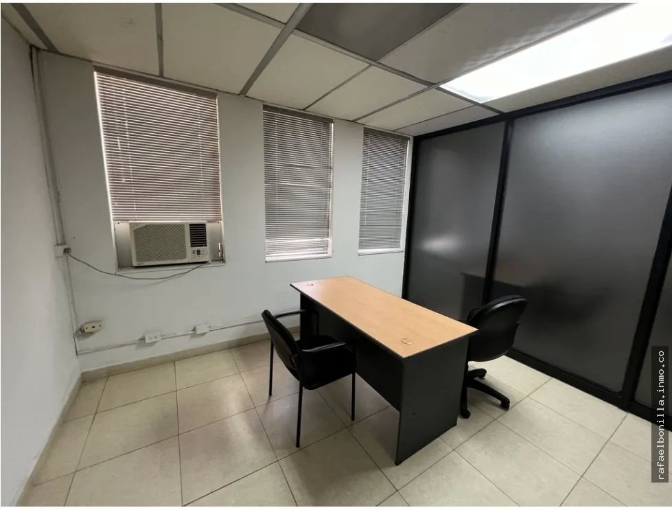SE VENDE OFICINA EN AVE. FEDERICO BOYD