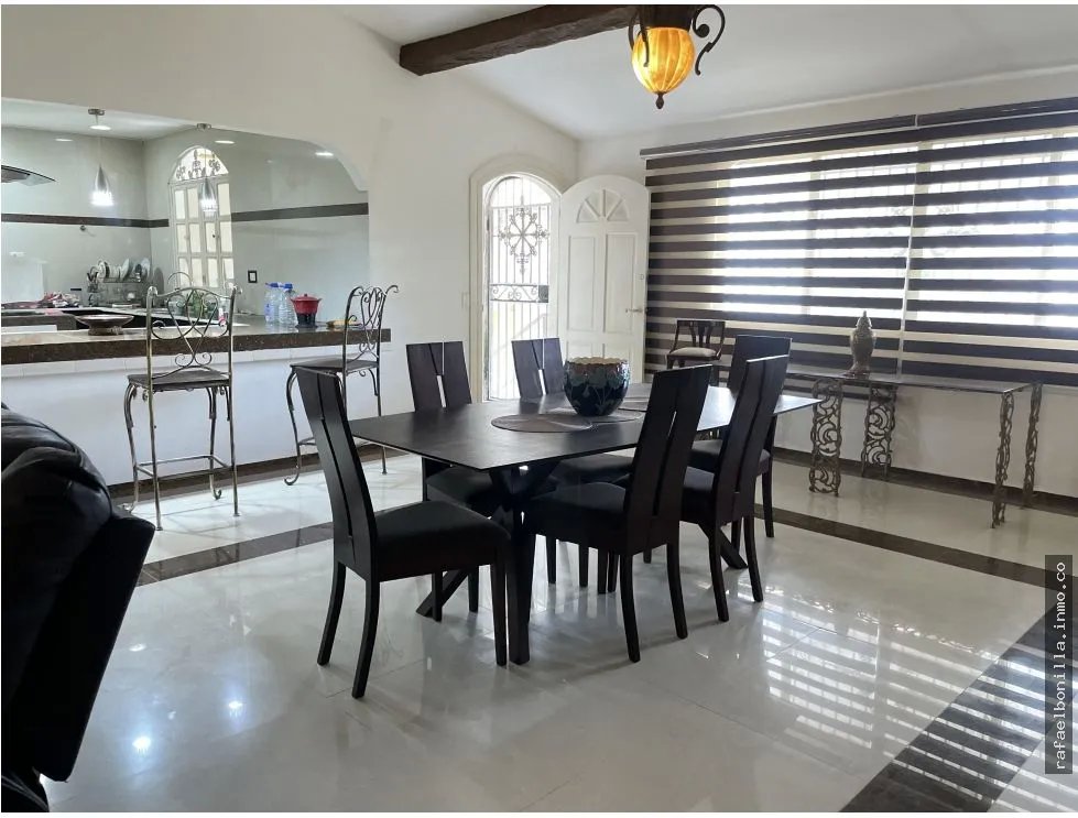 SE VENDE CASA EN CERRO AZUL