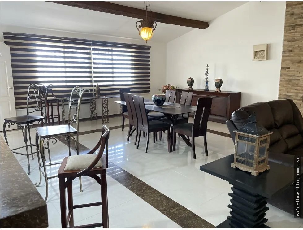 SE VENDE CASA EN CERRO AZUL