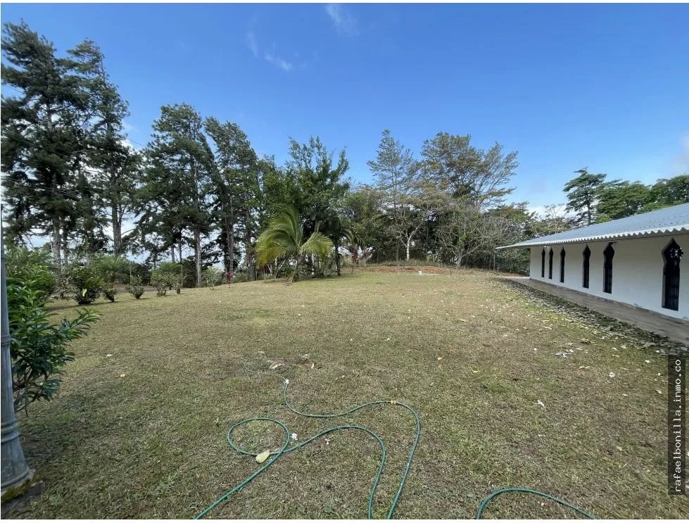 SE VENDE CASA EN CERRO AZUL