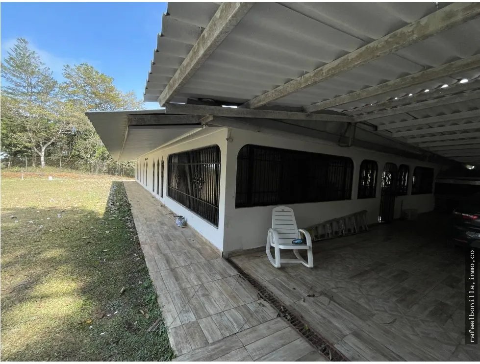 SE VENDE CASA EN CERRO AZUL
