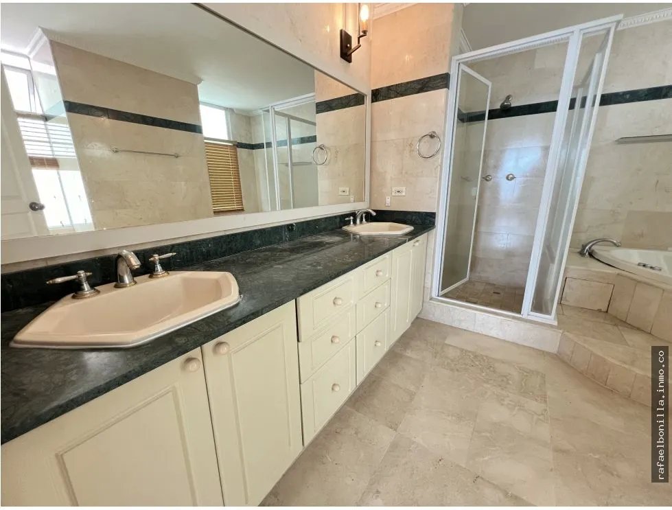 SE VENDE APARTAMENTO EN AVENIDA BALBOA