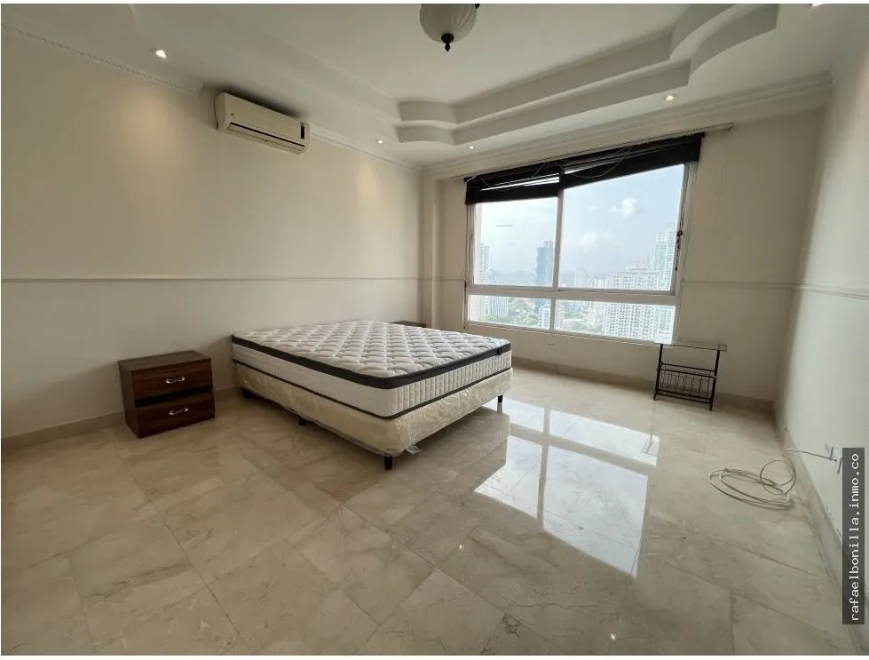SE VENDE APARTAMENTO EN AVENIDA BALBOA