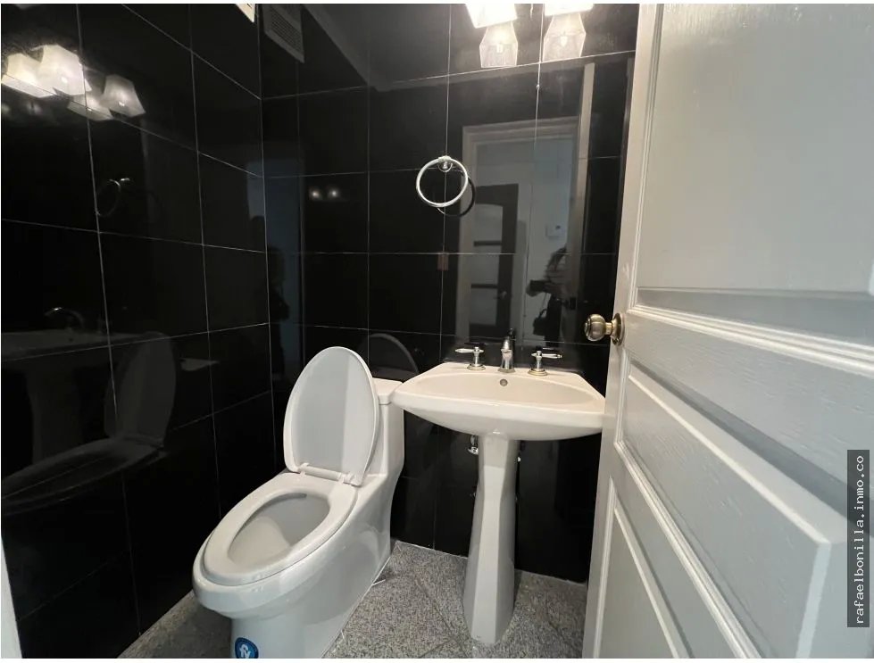 SE VENDE APARTAMENTO EN AVENIDA BALBOA