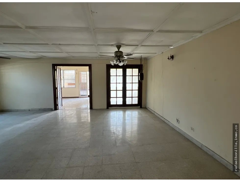 SE VENDE CASA (CIUDAD RADIAL)