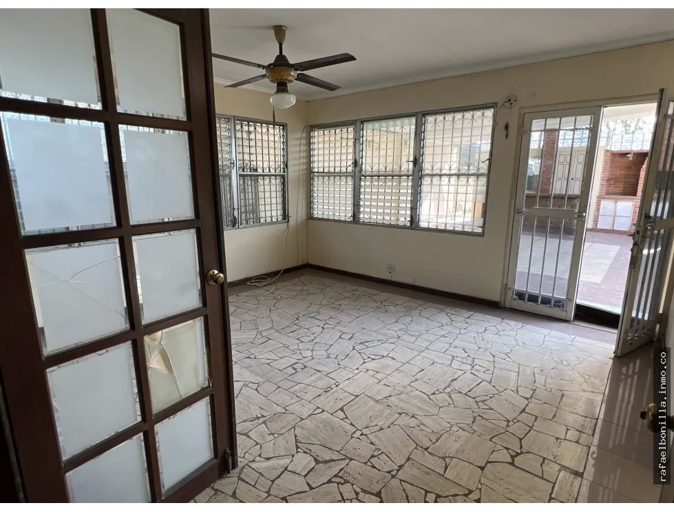 SE VENDE CASA (CIUDAD RADIAL)