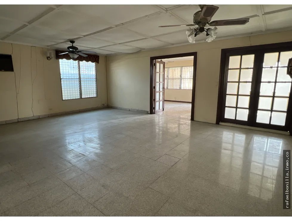 SE VENDE CASA (CIUDAD RADIAL)