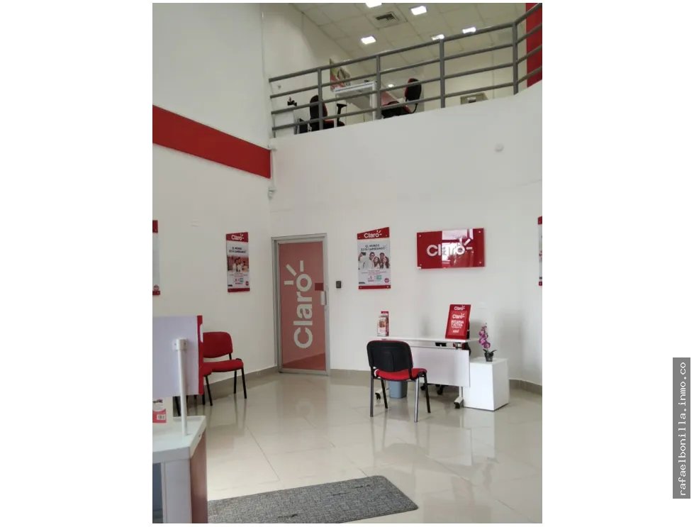SE VENDE LOCAL COMERCIAL (PLAZA BANCONAL SANTIAGO)