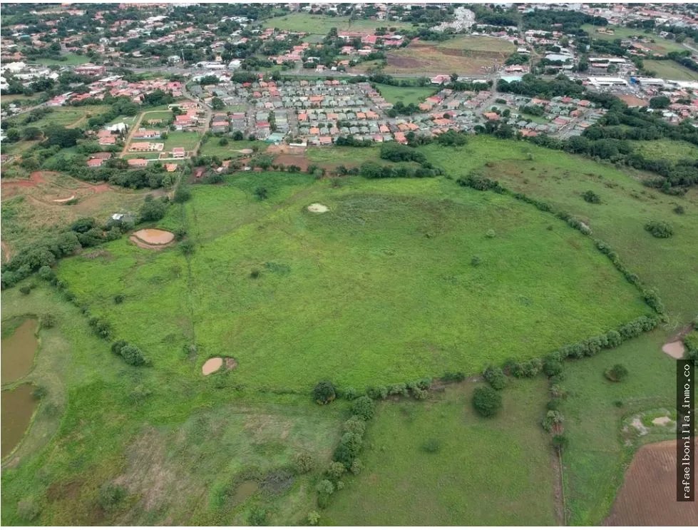Land Sale in Chitré