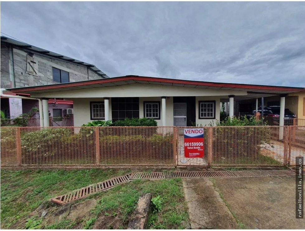 SE VENDE CASA EN LAS TABLAS