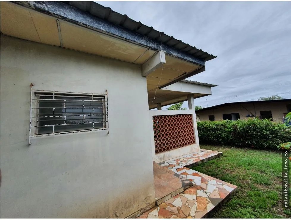 SE VENDE CASA EN LAS TABLAS