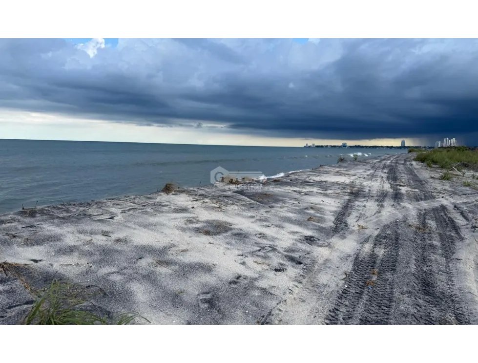 SE VENDE LOTE EN GORGONA PLAYA MALIBÚ 1200 M FRENTE AL MAR