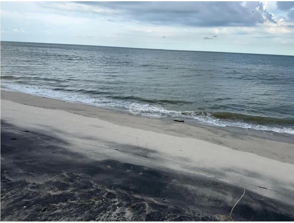 SE VENDE LOTE EN GORGONA PLAYA MALIBÚ 1200 M FRENTE AL MAR