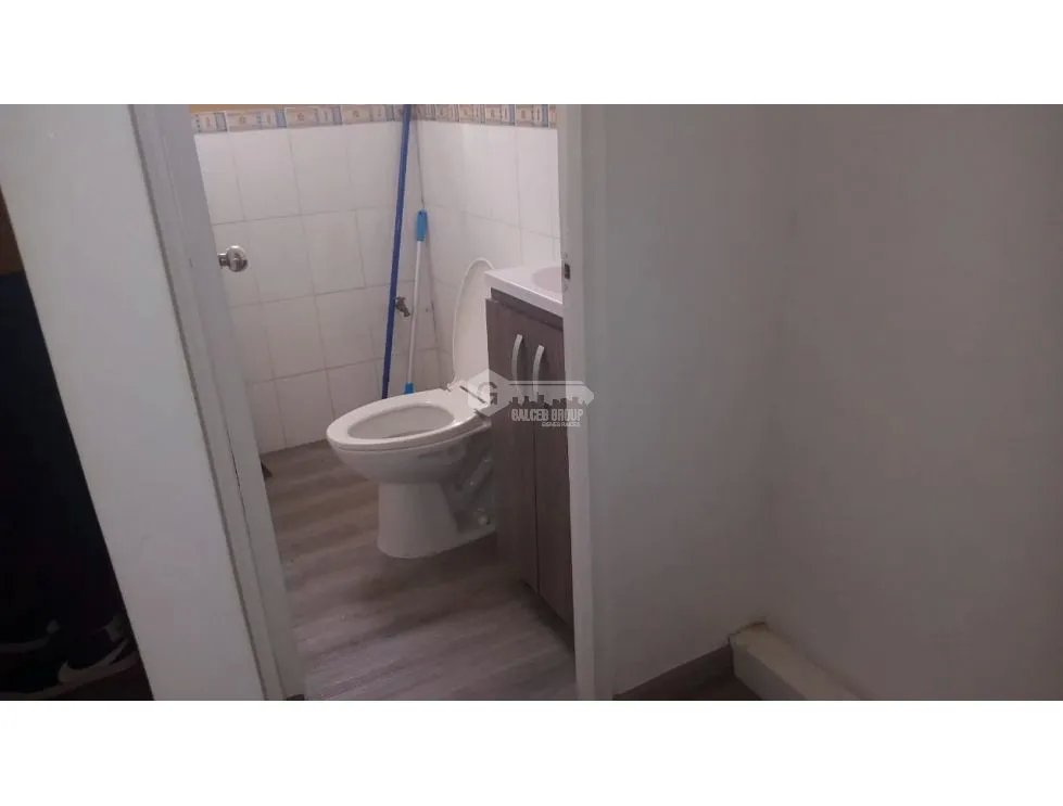 COMMERCIAL SPACE / BRISAS DEL GOLF / VILLAGE GALLERY / 120M / UPPER FLOOR / JC