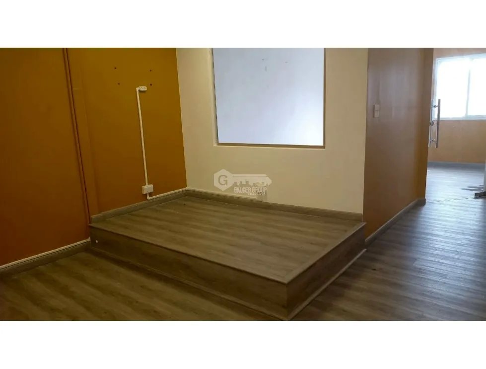 COMMERCIAL SPACE / BRISAS DEL GOLF / VILLAGE GALLERY / 120M / UPPER FLOOR / JC