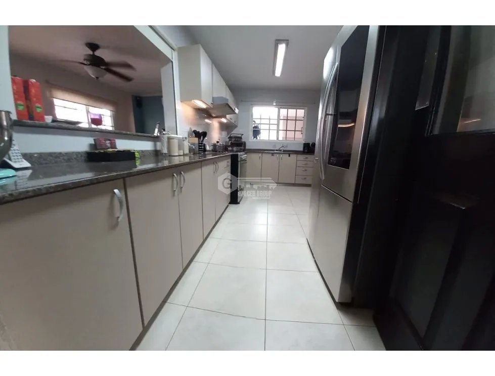 SE VENDE CASA BRISAS DEL GOLF VILLA ALTA 422M 4 HABITACIONES 2 NIVELES