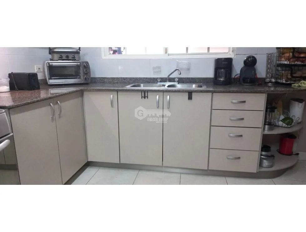 SE VENDE CASA BRISAS DEL GOLF VILLA ALTA 422M 4 HABITACIONES 2 NIVELES