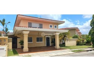BRISAS DEL GOLF / VILLA ALTA / 422M / 4 BEDROOMS / 2 LEVELS …