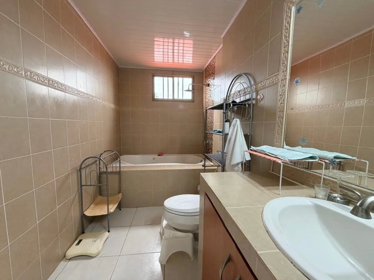 House for Rent with Pool | Villa Lucre