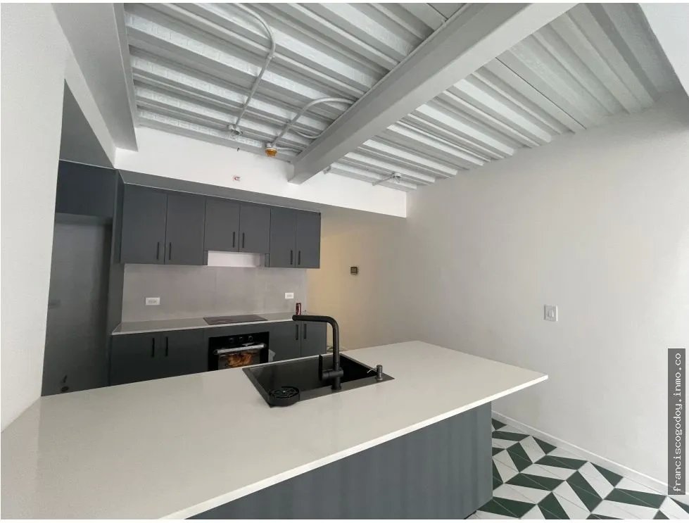 SE VENDE APARTAMENTO - CASCO VIEJO