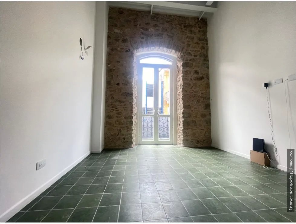 SE VENDE APARTAMENTO - CASCO VIEJO