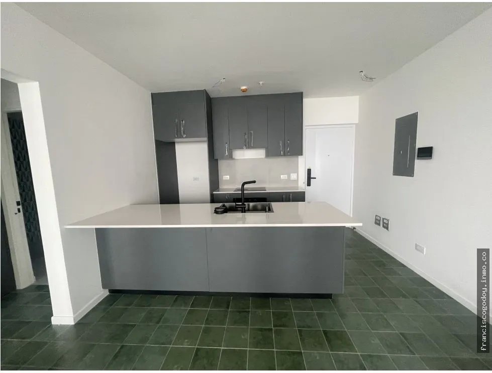 SE VENDE APARTAMENTO - CASCO VIEJO