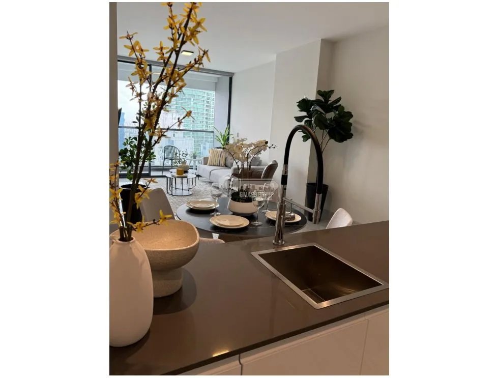 AV. BALBOA / NUOVO BY ARMANI / 105M / 2 BEDROOMS / FURNISHED / DEN