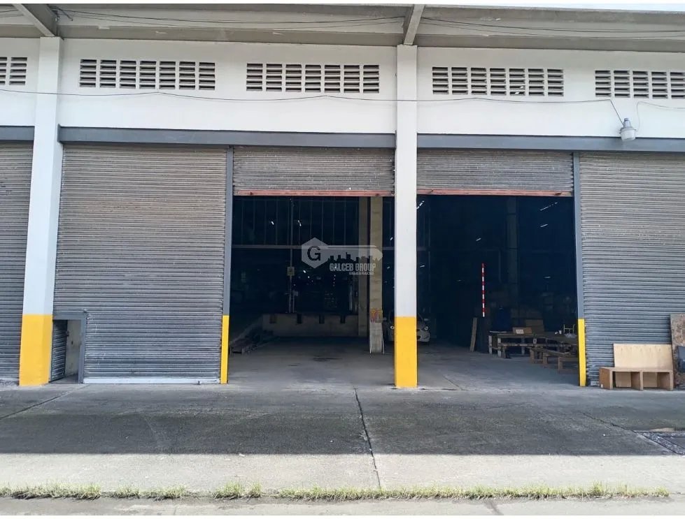COLON / ZONA LIBRE / GALERA COMERCIAL / 2000M / MEZANINE / 2 NIVELES