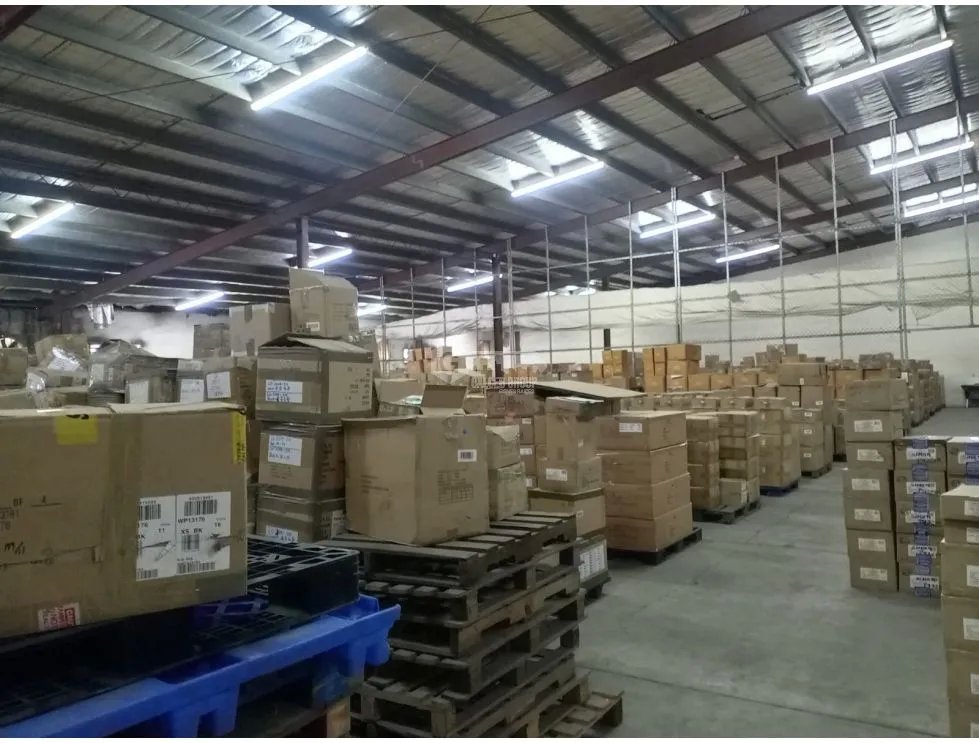COLON / ZONA LIBRE / GALERA COMERCIAL / 2000M / MEZANINE / 2 NIVELES