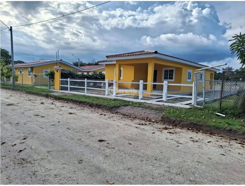 SE VENDE CASA A ESTRENAR EN SANTA CLARA DE 601M CON TERRAZA