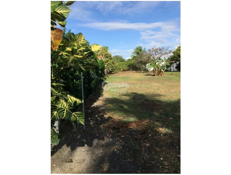 LAND FOR SALE IN PLAYA CORONADO 800 M2 FLAT